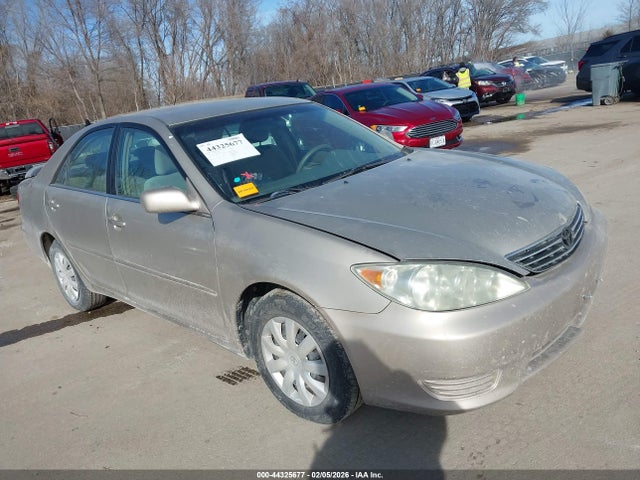 Salvage Toyota Camry Image
