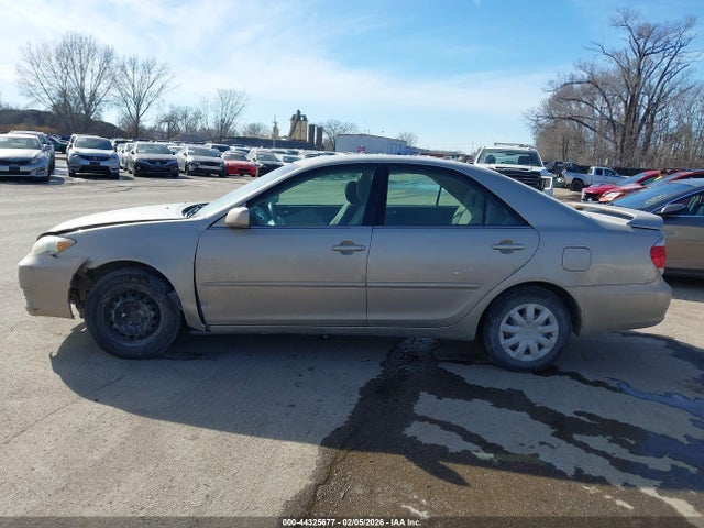 Toyota Camry Le