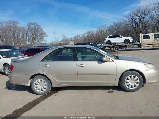 Toyota Camry Le