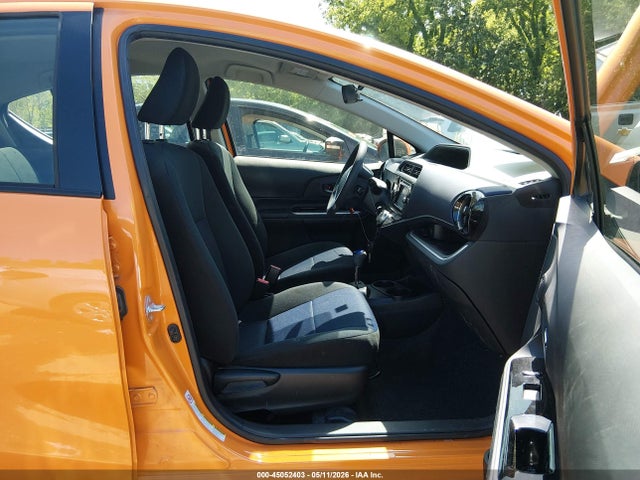 Toyota Prius c Two