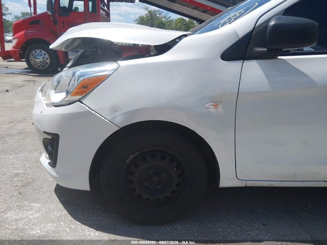 Mitsubishi Mirage Es