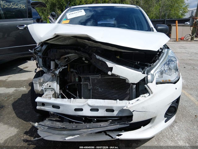 Mitsubishi Mirage Es