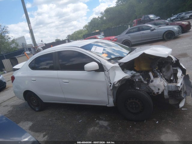 Mitsubishi Mirage Es