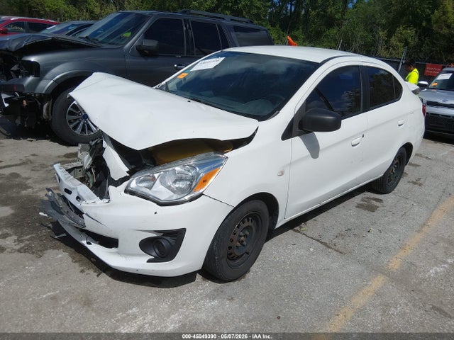 Mitsubishi Mirage Es