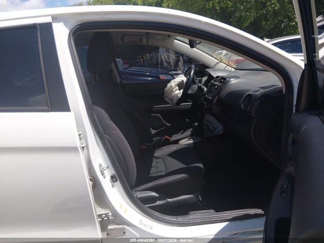 Mitsubishi Mirage Es