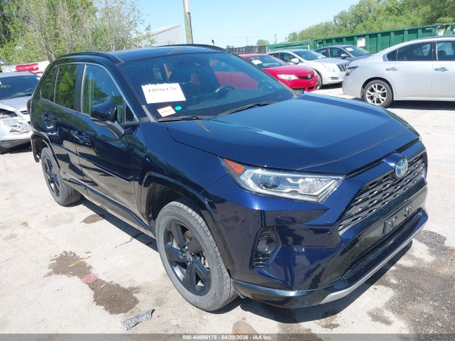 Salvage Toyota RAV4 Image