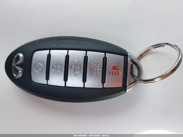 INFINITI Qx Essential