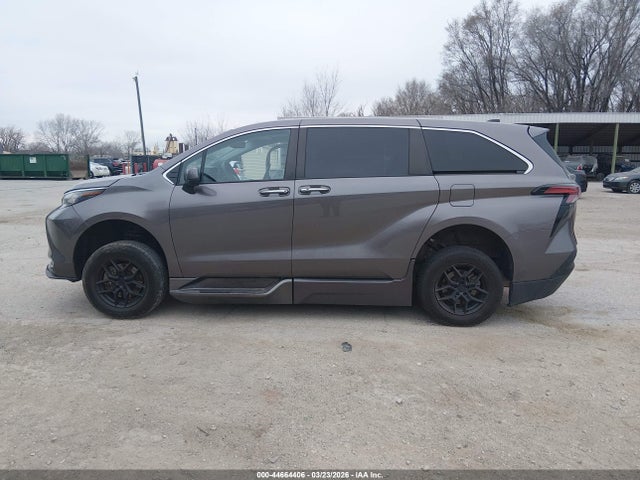 Toyota Sienna Xle