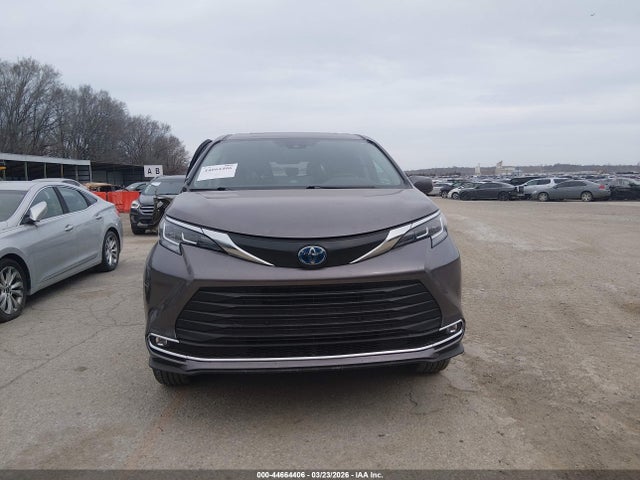 Toyota Sienna Xle