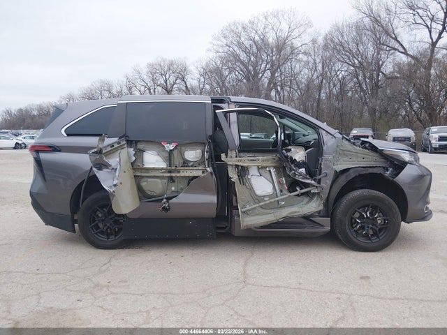 Toyota Sienna Xle