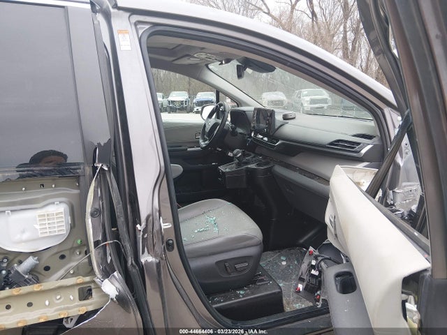 Toyota Sienna Xle