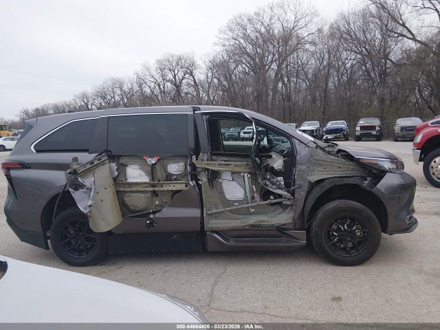 Toyota Sienna Xle