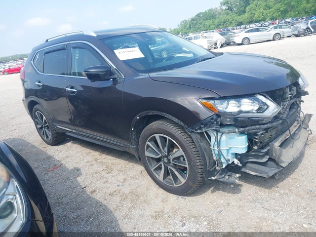 Salvage Nissan Rogue Image