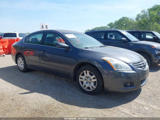 Salvage Nissan Altima Image