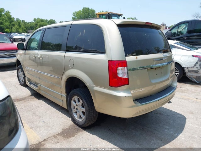 Chrysler Town & Country Touring