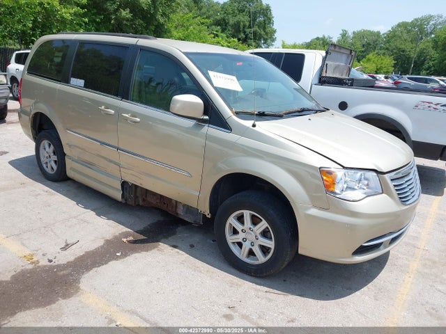 Salvage Chrysler Town & Country Image
