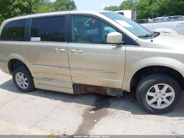 Chrysler Town & Country Touring