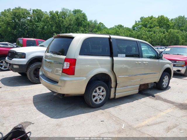Chrysler Town & Country Touring