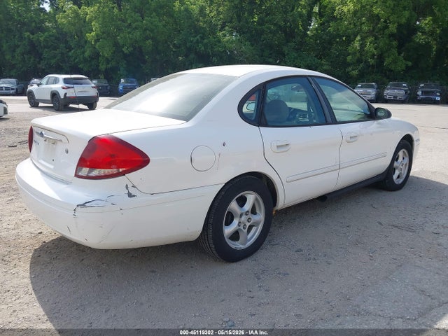 Ford Taurus Se