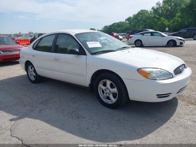 Salvage Ford Taurus Image