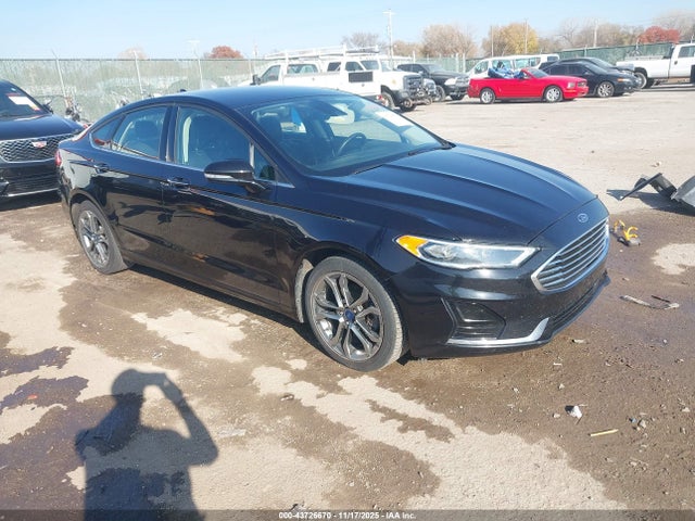 Salvage Ford Fusion Image