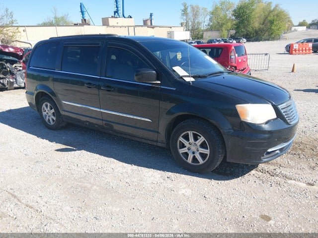 Salvage Chrysler Town & Country Image