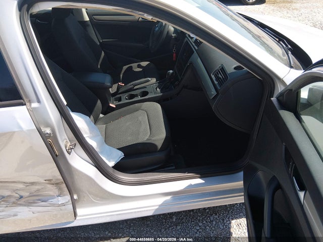 Volkswagen Passat 2.5l S