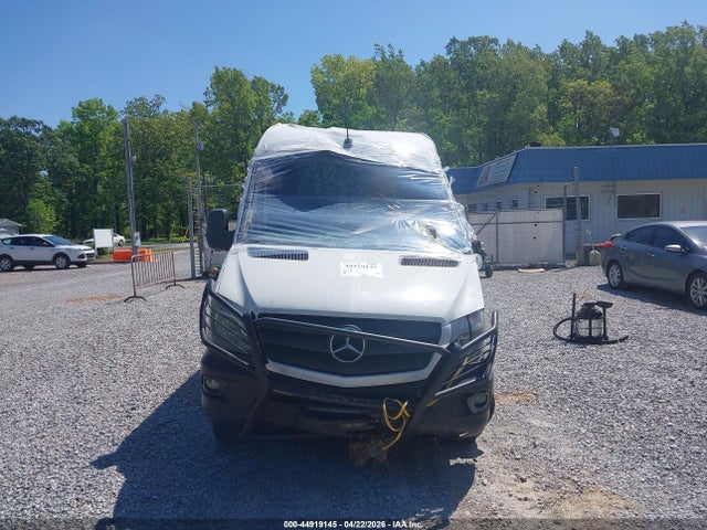Mercedes-Benz Sprinter 2500 High Roof V6
