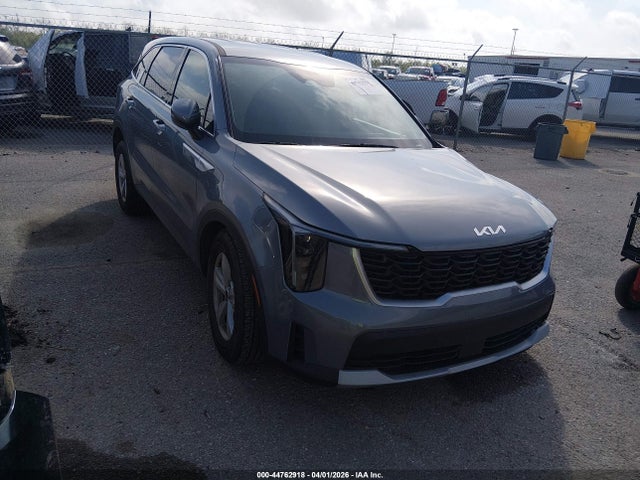 Salvage Kia Sorento Image