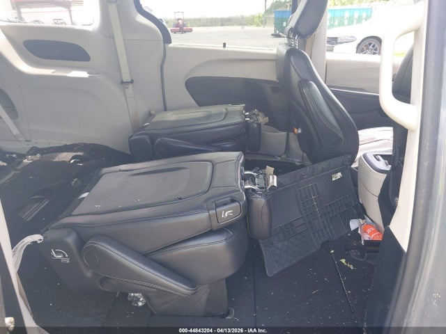 Chrysler Pacifica Touring L