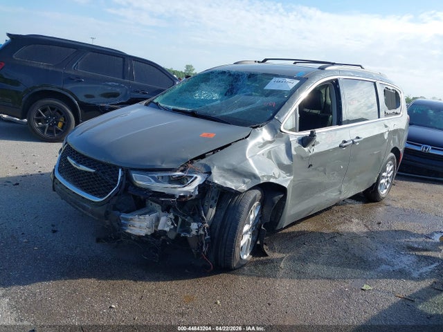 Chrysler Pacifica Touring L
