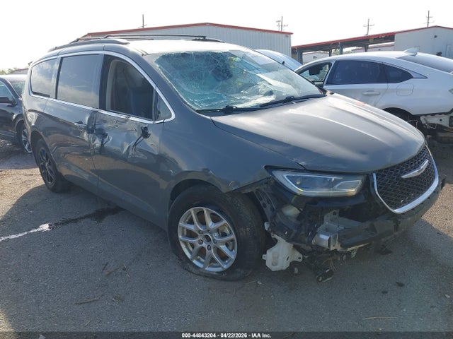 Salvage Chrysler Pacifica Image
