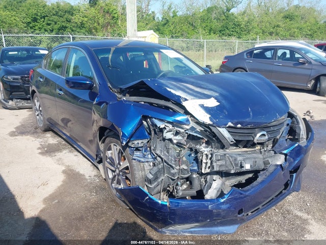 Salvage Nissan Altima Image