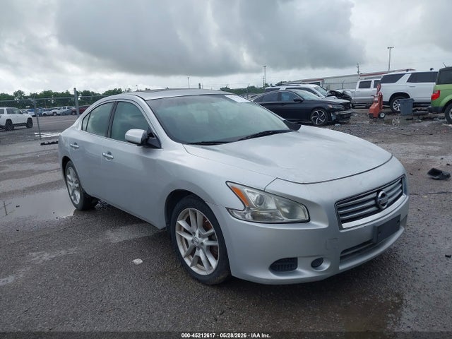Salvage Nissan Maxima Image