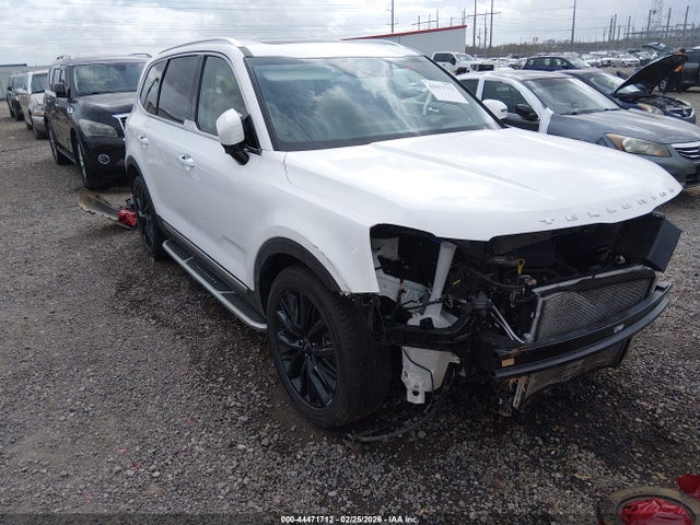 Salvage Kia Telluride Image