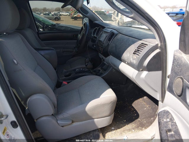 Toyota Tacoma Base V6