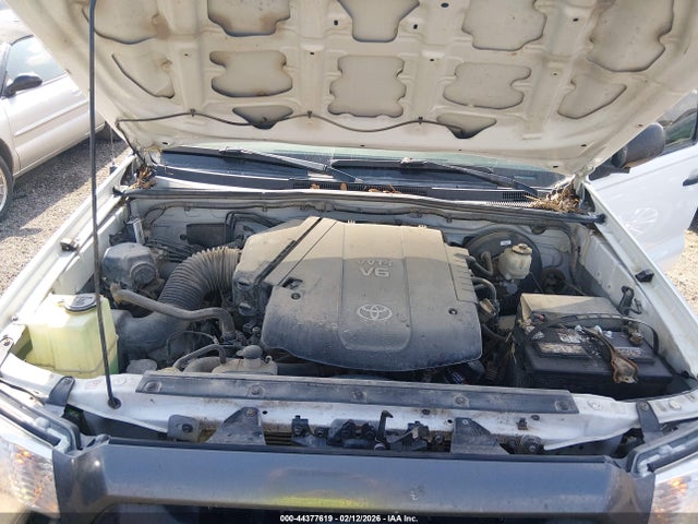 Toyota Tacoma Base V6