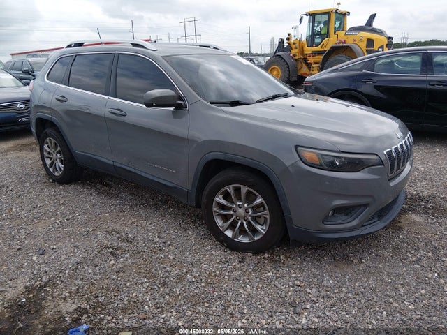 Salvage Jeep Cherokee Image