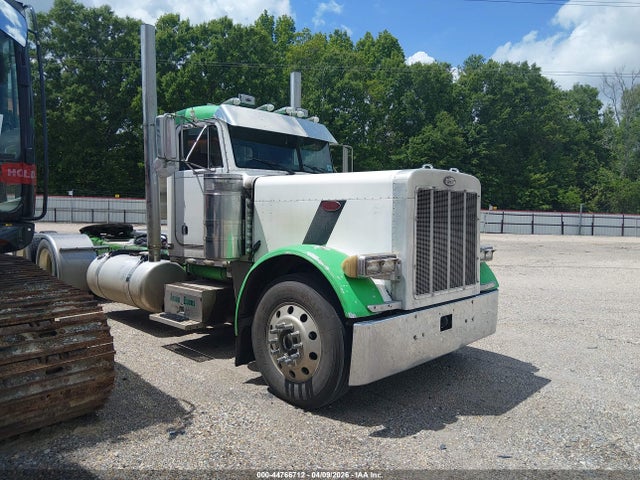 Salvage Peterbilt 379 Image