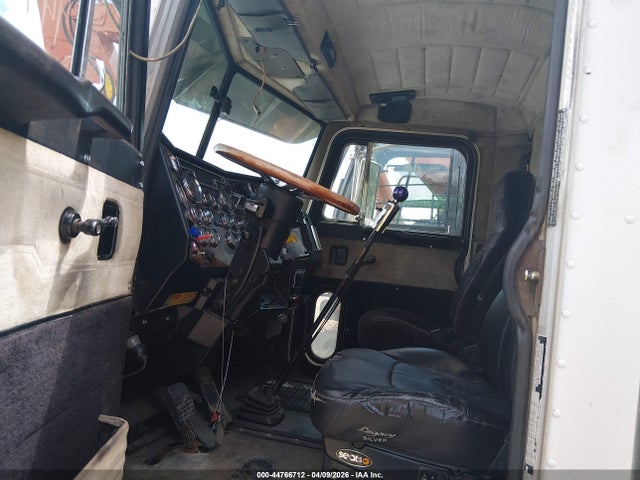 Peterbilt 379