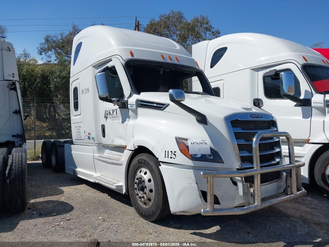 Salvage Freightliner New Cascadia 126 Image