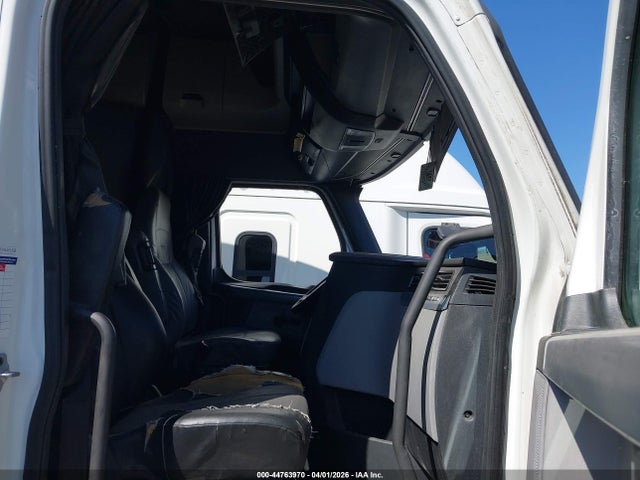 Freightliner New Cascadia 126