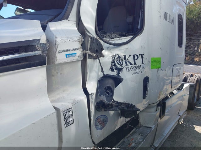 Freightliner New Cascadia 126