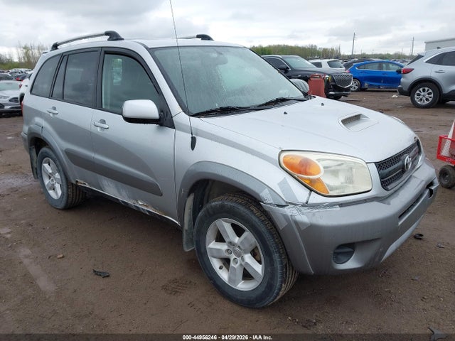 Salvage Toyota RAV4 Image