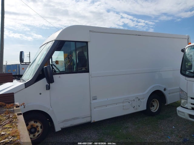 Isuzu Commercial Van