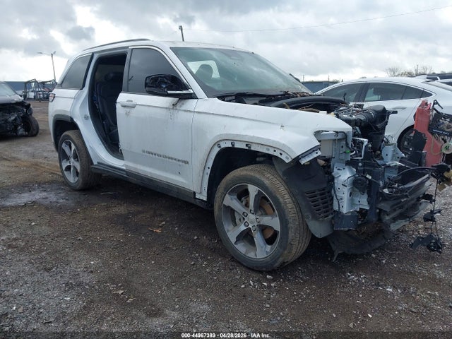 Salvage Jeep Grand Cherokee Image