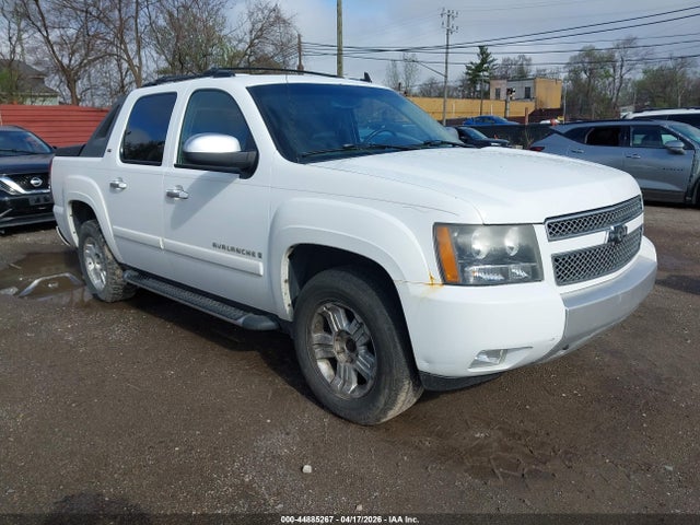 Salvage Chevrolet Avalanche 1500 Image