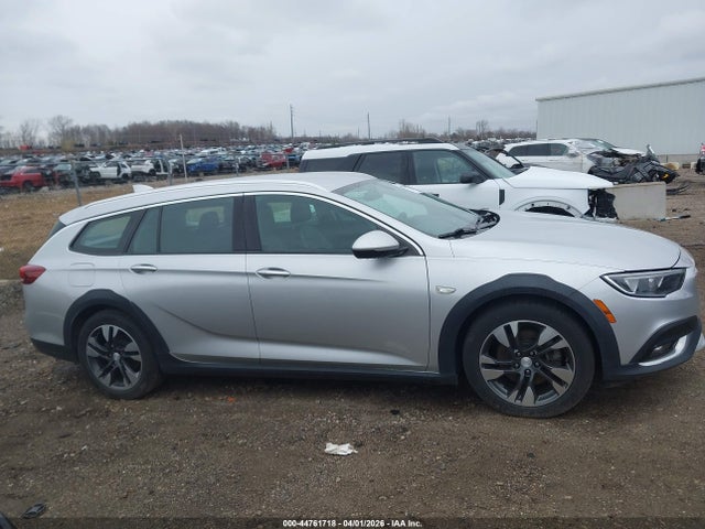 Buick Regal TourX Essence