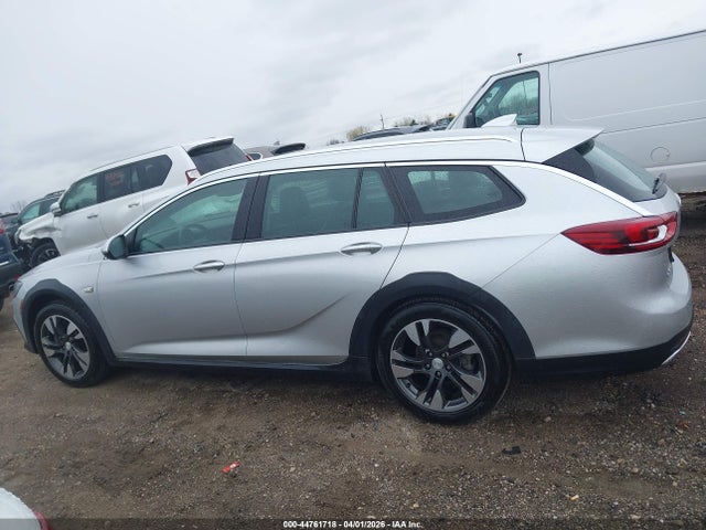 Buick Regal TourX Essence