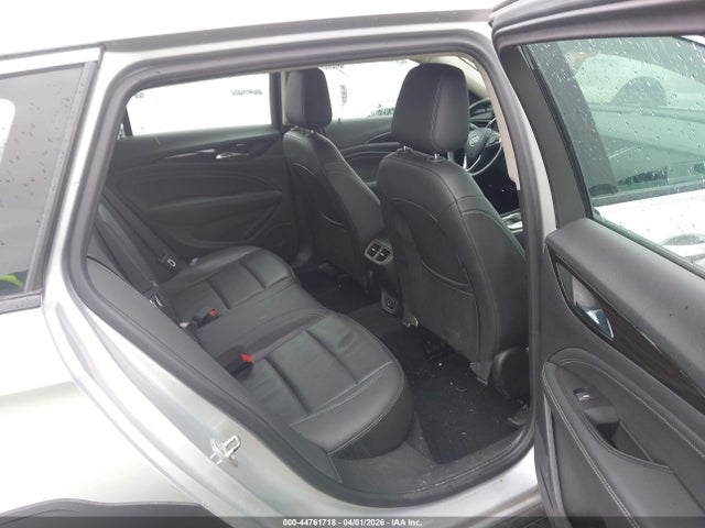 Buick Regal TourX Essence